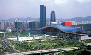 　建國記念の折、祖國のさらなる繁栄をお祈り申し上げます。深センは夢の都市、革新の都市です。日本にいる同胞の皆さんが帰國して発展し、深センとともに未來を作り出すことを願っています。