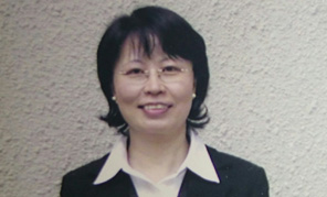 　祖國がますます繁栄し、人々の生活が改善されることを願います。

　教育事業(yè)がますます発展し、教師の地位が高まることを祈ります。