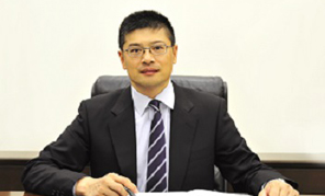 　秋の10月に神州（中國の美稱）の皆様と共に、偉大な祖國の65歳の誕生日をお祝い申し上げます。中國工商銀行東京支店は人民網(wǎng)を通じて祖國の明日がますます繁栄することを願うメッセージを寄せます。日本で暮らす中國系住民や華僑の皆様の健康と事業(yè)の発展をお祈り申し上げます。