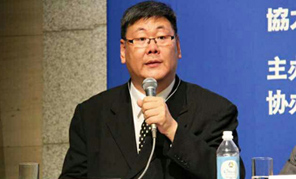 　國慶65周年にあたり、偉大なる祖國の繁栄?発展と、國民生活の安定?健康をお祈ります。メディア関係者として、自らの仕事を通じて中日両國の民間の相互理解をより一層促進(jìn)し、國民間の感情を深め、真の中日友好を?qū)g現(xiàn)できることを望んでいます。