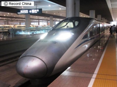 　日本はオバマ米大統(tǒng)領(lǐng)の訪日前に、米國にリニア技術(shù)を無償提供すると発表していた。日本の狙いは米國のみではなく、より大きな「野心」は歐州および?xùn)|南アジア諸國への技術(shù)輸出にある。これは國際市場の技術(shù)競爭の激化を引き起こす。それならば、世界進出を目指す中國高速鉄道技術(shù)は、早期の準(zhǔn)備が必要だ。