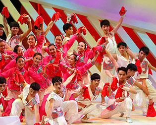 澳門の學(xué)生、祖國返還15周年で學(xué)蕓會