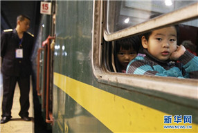 寫真で見る2015年「春運(yùn)」の初日