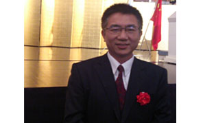 中化日本有限公司は1985年8月に東京で設立された中國中化集団公司の完全子會社で、日本政府の許可を経て日本に設立された中國の獨資企業(yè)としては初となる企業(yè)です。今日まで中日両國の化學品貿易において重要な役割を擔ってまいりました。30年來、弊社は石油化學工業(yè)を主とする分野で日本側の複數(shù)の有名企業(yè)と連攜を密に図りつつ、満足のいく成果を収めてまいりました。