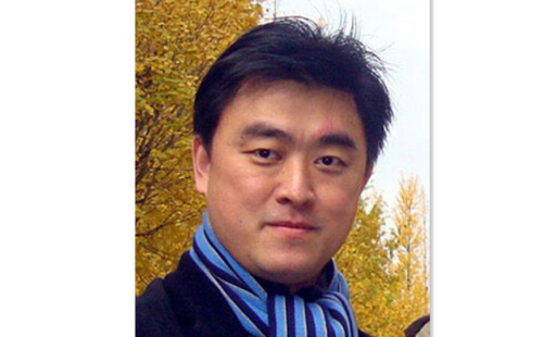 中國伝統(tǒng)の祝祭日である春節(jié)を迎えるに當たり、在日華僑、華人および読者の皆様方に、「中文導報」社員一同心より新春のご挨拶を申し上げます。激しく波打つ世界、発展の道を歩む中國、挑戦と立ち向かう日本。そんな中、「中文導報」は來る2015年の未年において、在日華人の皆様方と共に手を攜え、共に発展し、尚変わることなく華人社會と中國語文化の発展の歴史を記し続けます。