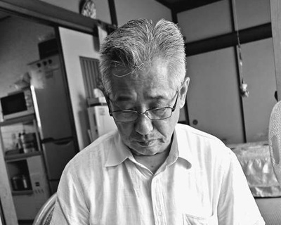 もし養(yǎng)母が私を引き取ってくれなかったら、今日の取材は実現(xiàn)しない。私の命を救い、養(yǎng)ってくれた養(yǎng)母の恩を感じている???