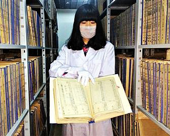 日本の侵略の真実を伝える公文書　吉林省檔案（文書）館は25日、同館所蔵の舊日本軍関係の文書89件を公開した。これらの文書には、▽舊日本軍が中國を侵略した際、占領(lǐng)區(qū)で設(shè)立した慰安所▽731細(xì)菌部隊(duì)に特別移送され、人體実験の対象となった（舊）ソ連のスパイ▽南京大虐殺の発生時(shí)および舊日本軍によって...