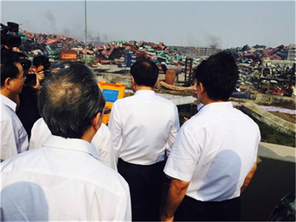 天津爆発事故　李克強(qiáng)総理が現(xiàn)場(chǎng)に到著