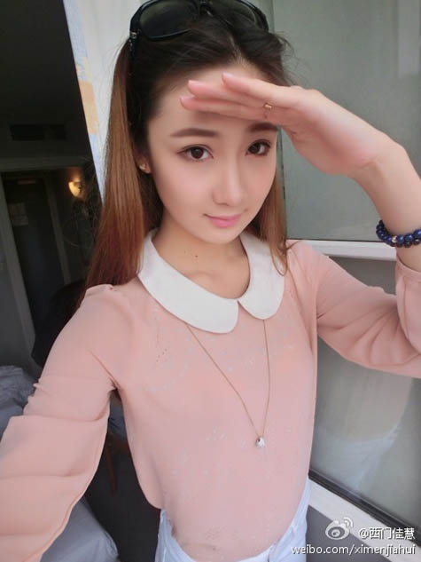 軍事パレード初參加の女性兵士、モデルコンテストで入賞経験者も