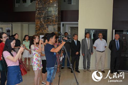 中露が反ファシズム戦爭(zhēng)勝利70周年寫真展を共同開催