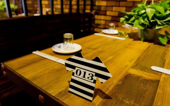 監(jiān)獄がテーマのレストランが登場 鉄格子の中で監(jiān)獄定食