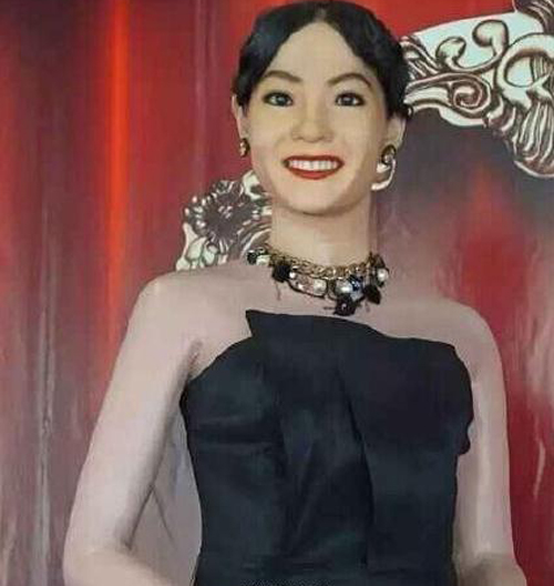 全く似てないスターの蝋人形 ネット民「ブサイクすぎる」