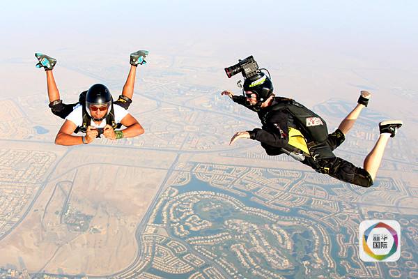 中國の攜帯電話ブランド、3000メートル上空で顧客サービス