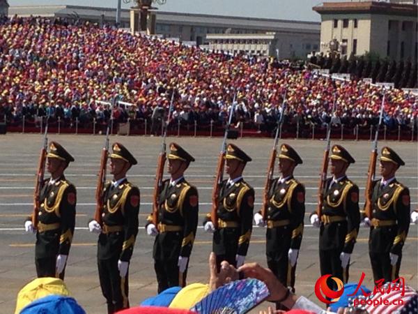 日本人元八路軍兵士の息子　軍事パレードで「目頭が熱くなった」