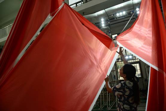 軍事パレード、巨大な國旗に使用されたハイテク技術(shù)