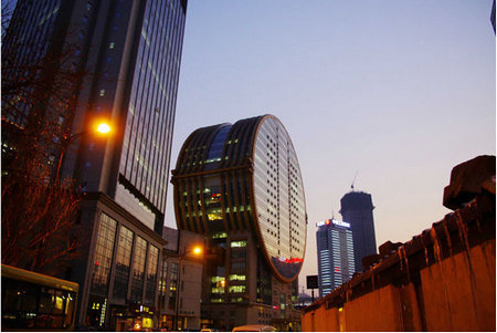 鄭州、建設(shè)費10億元の蕓術(shù)センターが「最も醜い建物」に