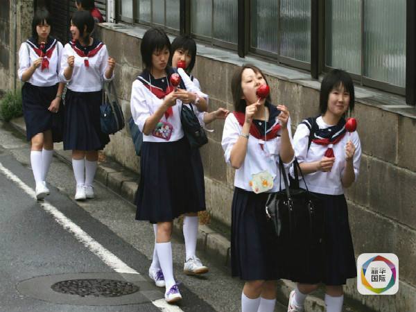 新學期シーズン到來！世界各國の制服比べ