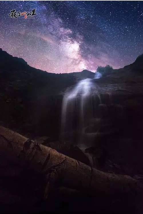 新疆の魅力的な風景、美しさに酔いしれる