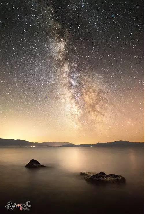 新疆の魅力的な風(fēng)景、美しさに酔いしれる