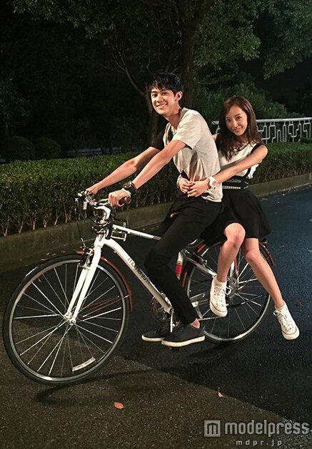 元AKB板野友美が中國(guó)映畫に初出演