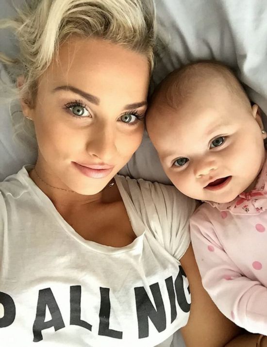 英國の1歳児、ファッション界の「人気モデル」に　