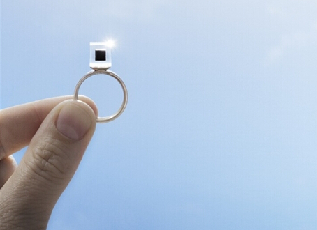 オランダの発明家、PM2.5をアクセサリーに　煙霧解消に効果？