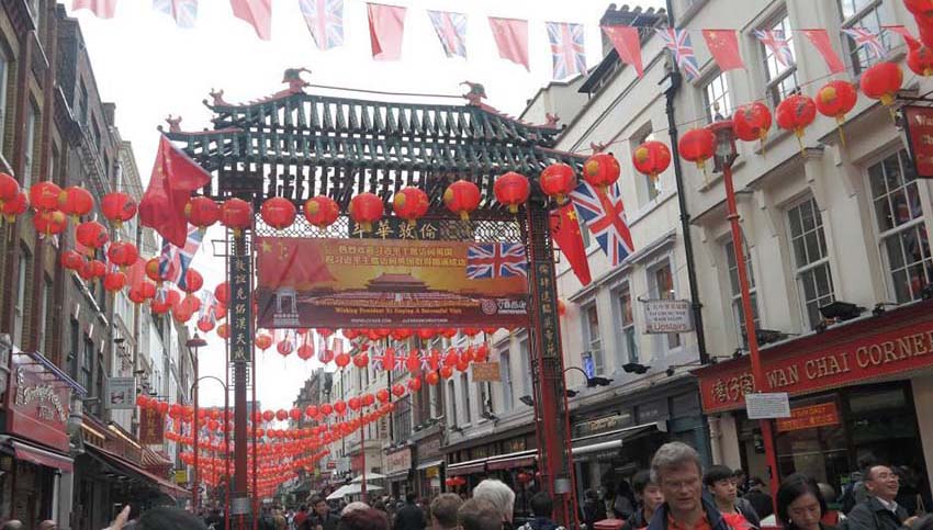 習主席の訪英前夜、「美しい中國」がロンドンの街角に登場