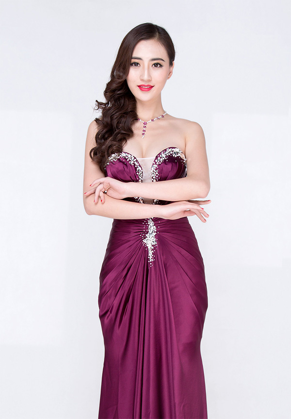 世界クラウドファンディング大會(huì)を盛り上げるミスコン決勝出場者