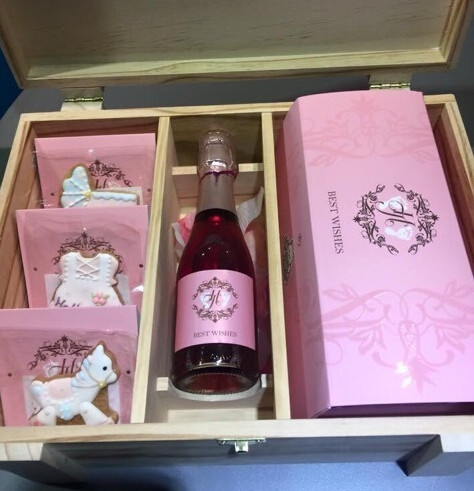 周傑倫と昆凌夫婦、親友ら招待し愛(ài)娘の生後100日を祝うパーティ開(kāi)催