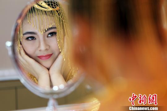 価格500萬元以上、黃金のウェディングドレスが登場　湖南省