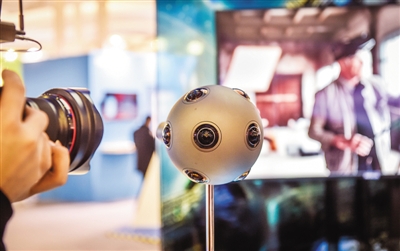 インターネットの光博覧會(huì)、烏鎮(zhèn)で開幕　自動(dòng)運(yùn)転車が登場(chǎng)