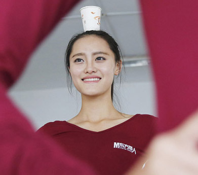 蕓術學校を訪ねて、モデルの卵の「減量特訓」