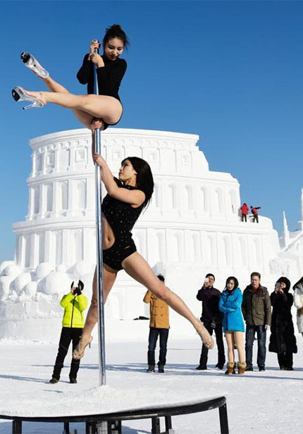 女性ダンサー、ポールダンスで毛皮製品根絶を呼びかけ　長春