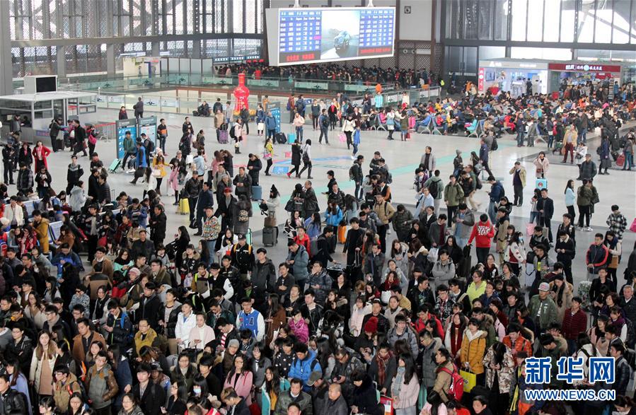 元旦休暇最終日、各地でＵターンラッシュのピーク