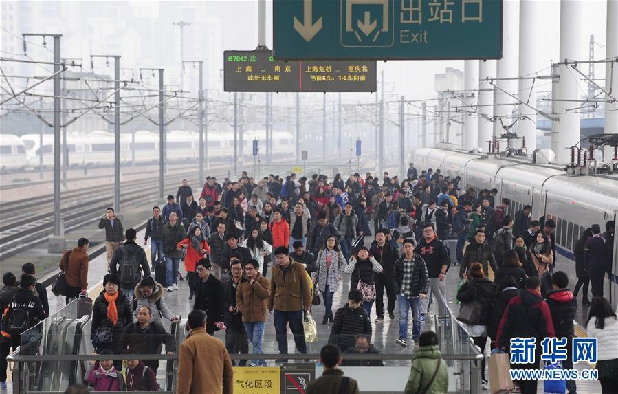 元旦休暇最終日、各地でＵターンラッシュのピーク