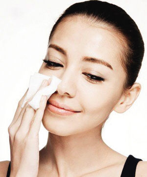 武漢の大學(xué)が「女子學(xué)生クラス」を開講、メイクなどを?qū)Wぶ