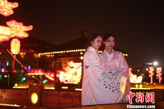 江蘇省常州淹城で新春燈會(huì)