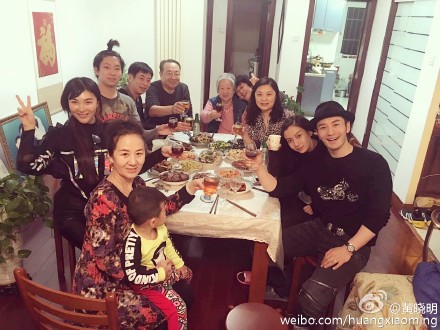 スターたちが春節(jié)に見せた親孝行