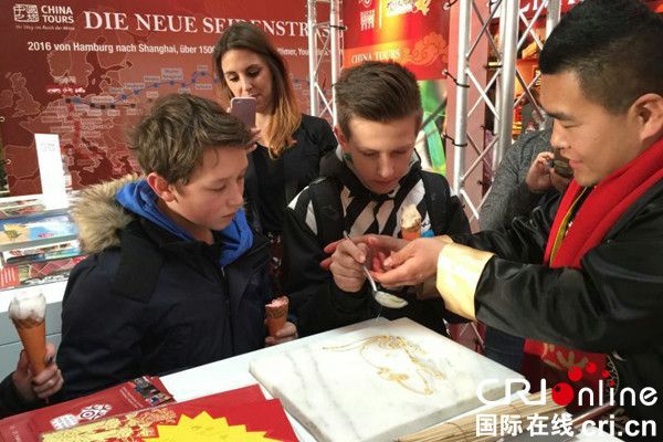 北京の伝統(tǒng)縁日がドイツ?ハンブルクで開(kāi)催