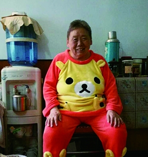 女子大生の孫と共通の話題づくりにおばあちゃんがコスプレ勉強(qiáng)