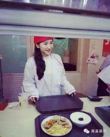 大學(xué)の「食堂の女神」、ネット民や他校生からも人気　江西省