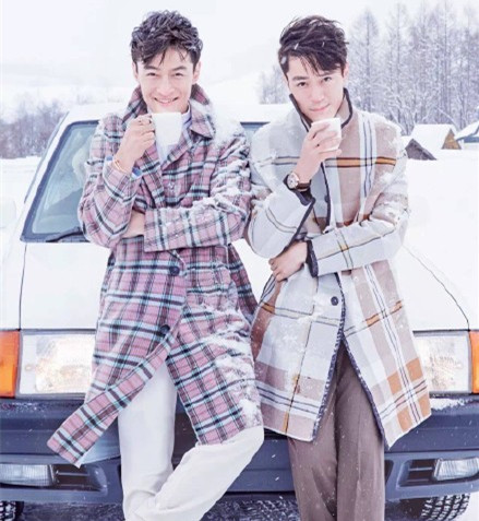 霍建華、胡歌のツーショットフォトが飛行機の塗裝に入選か