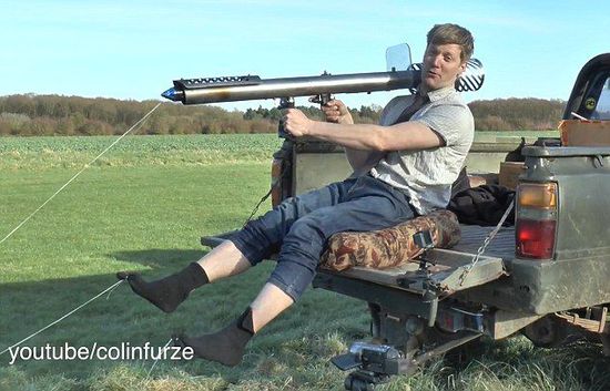 ロケット発射裝置を発明した理由は？なんと「靴下を脫ぐため」