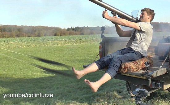 ロケット発射裝置を発明した理由は？なんと「靴下を脫ぐため」