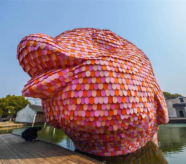 「ラバー?ダックの父」ホフマン氏の新作、水の郷烏鎮(zhèn)に登場