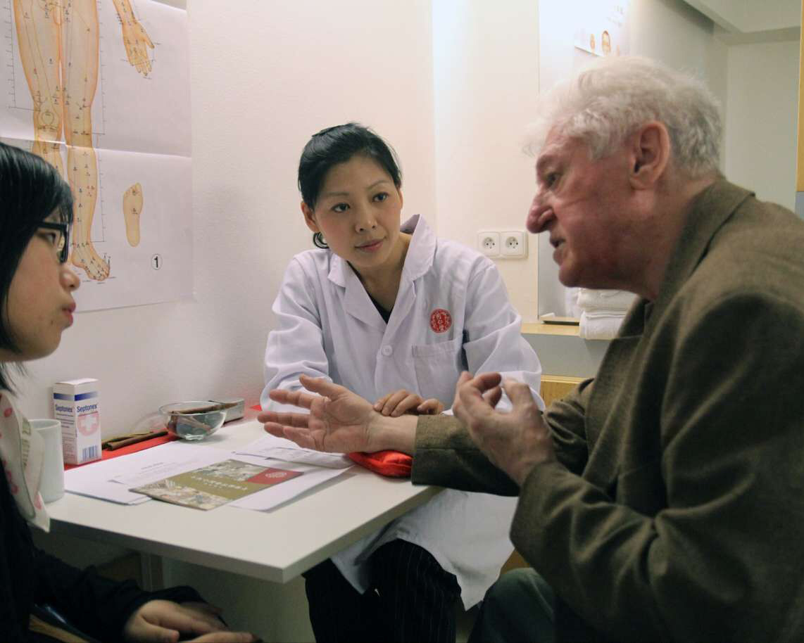 中國(guó)とチェコ、醫(yī)薬?衛(wèi)生面での協(xié)力深める