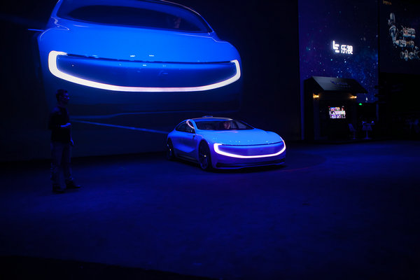 動畫サイト?楽視網(wǎng)のスーパーカー、自動運転機能に注目