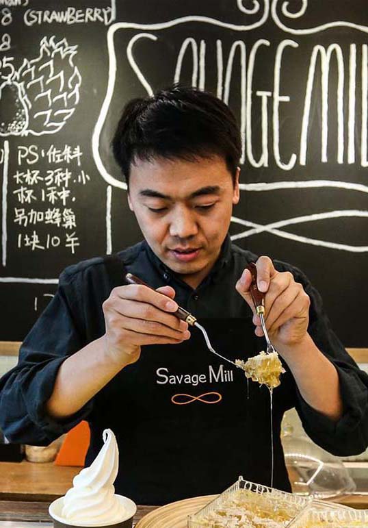 理想のアイスクリームを作るため、牛を飼うことにした男