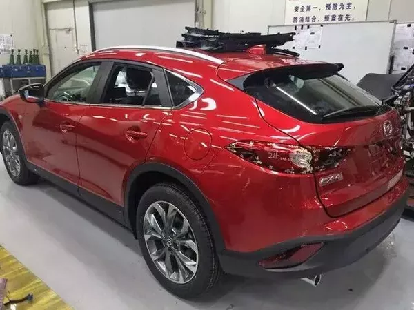 　マツダの新型クロスオーバーSUV「 CX-4」は、さらにクールになって登場(chǎng)する。若者のニーズに的を絞った同車は、これまでのSUVとは異なるドライブ感をもたらしてくれるに違いない。