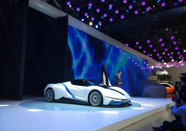 北汽の新エネ車ARC FOX-7公開　北京モーターショー2016